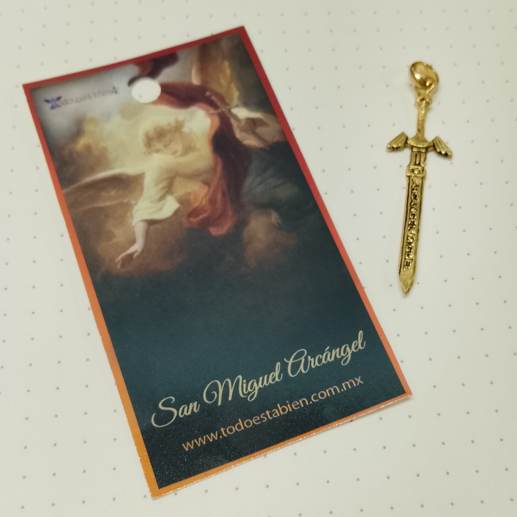 Dije espada de San Miguel Arcángel